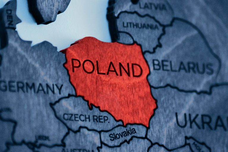 Компаниите в Полша трупат запаси, за да съкратят забавянията в плащанията