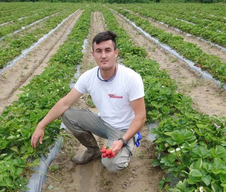 Млад фермер от Сливенско: Земеделието е като хазарт, не трябва да залагаш само на една карта