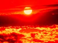 Червен код за опасно високи максимални температури има в Плевен, Велико Търново и Русе, за утре червен код е обявен за седем области
