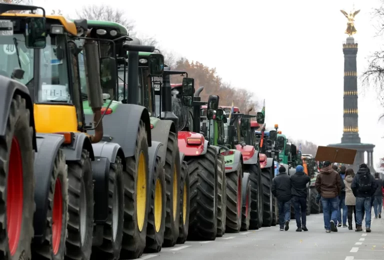 Германският парламент гласува отпадането на данъчните субсидии за фермерите