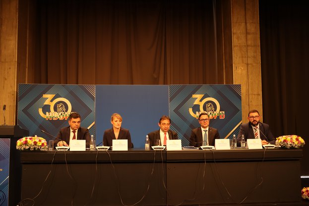 Националната среща на местната и централната власт очерта три непосредствени приоритета за МЗХ – инфраструктурата в селските райони, ускоряването на разплащанията и старта на новите приеми по ВОМР.